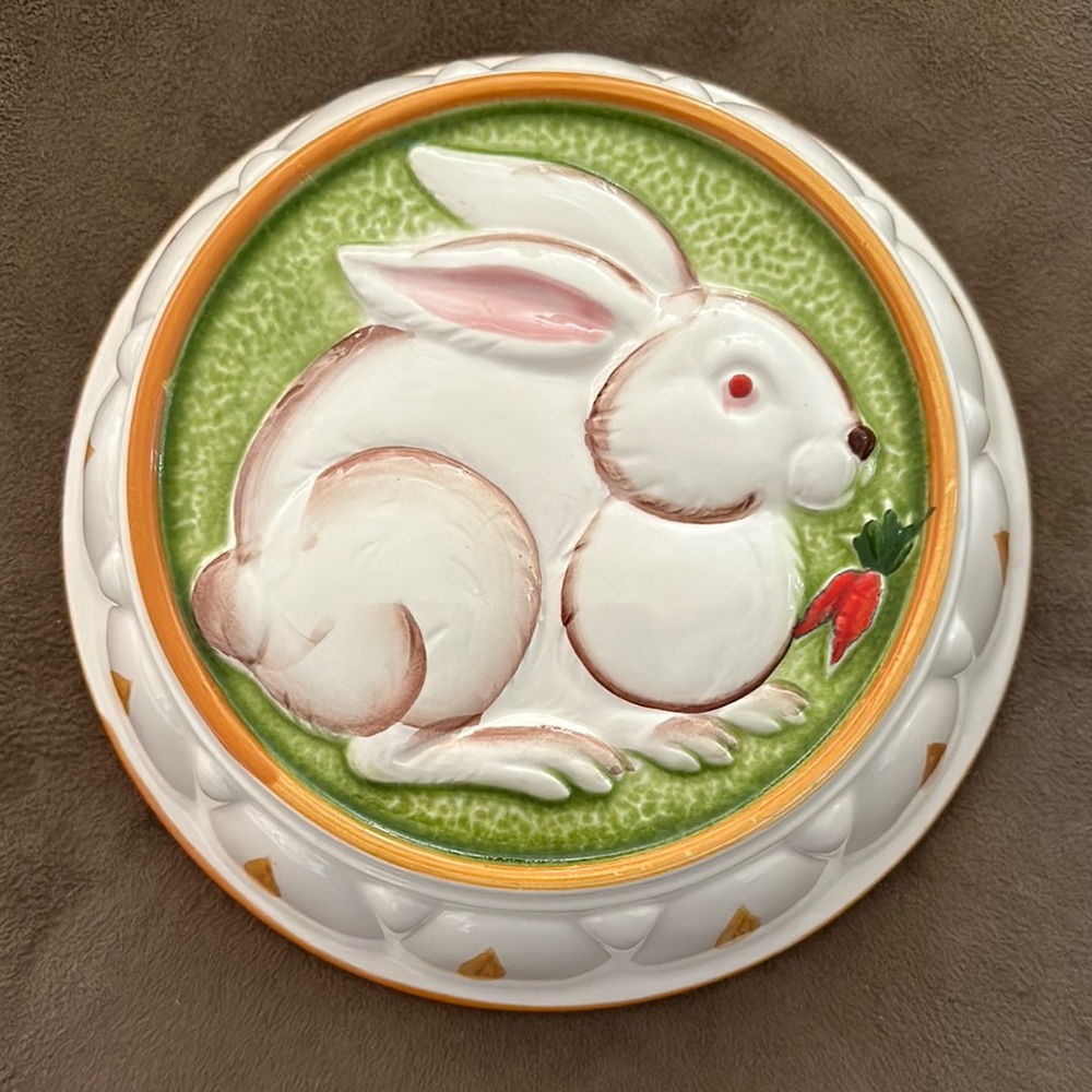 *VINTAGE* Ceramic Bunny Rabbit Mold Hanging Dish